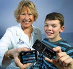 儿科护理教育家Loretta Clark教患者如何使用最新技术来管理他们的糖尿病